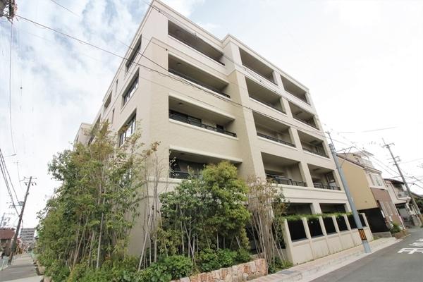 グランドメゾン茨木下中条 外観