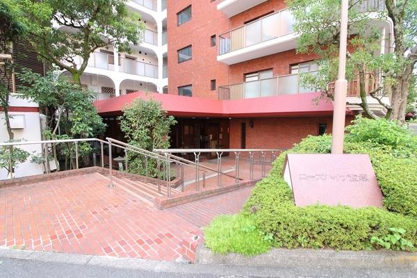 ローズハイツ宝塚 エントランス