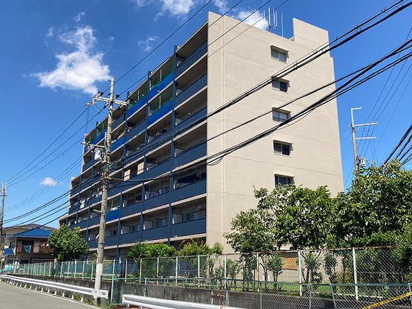 コンテ昆陽 外観