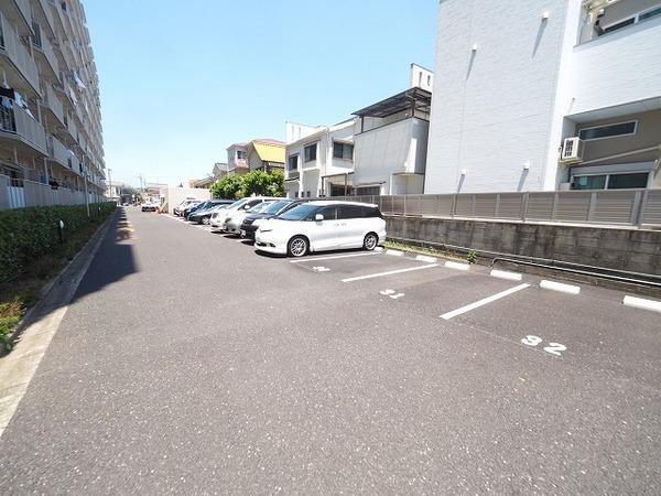 ろうきん立花コーポＢ棟 駐車場