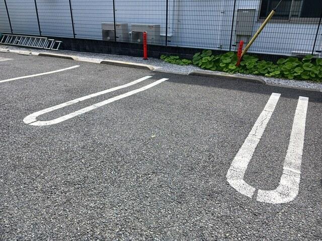 ラポレネス（201） 駐車場