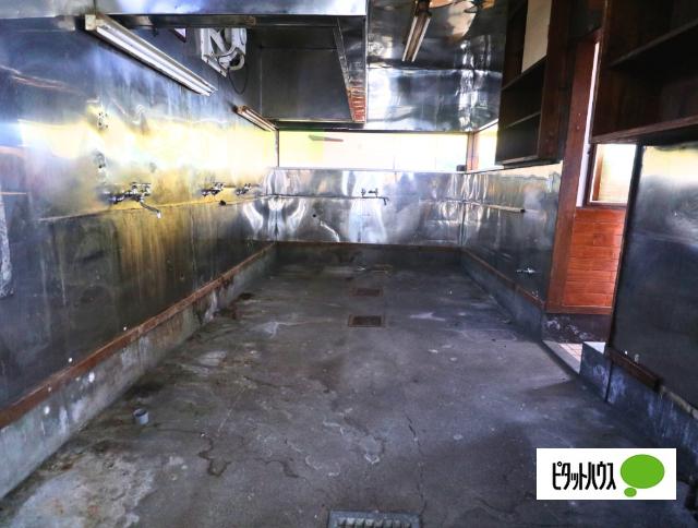 貝島町テナント 室内