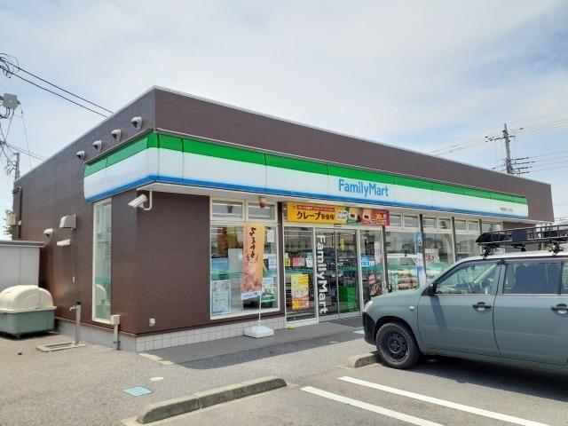 ファミリーマート駒生二丁目店：350m