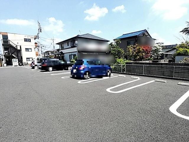 ヴィクトワール（102） 駐車場