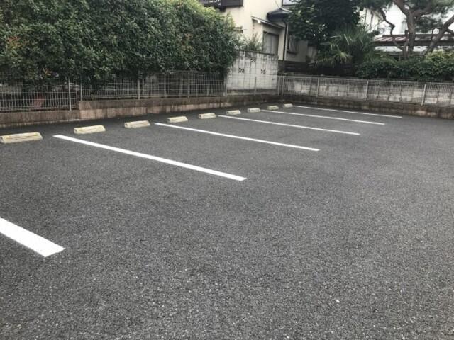 ラフィネコート　Ａ（102） 駐車場