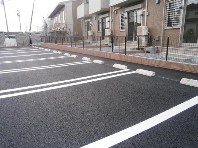 グラード（102） 駐車場