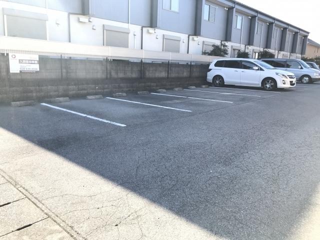 イシジン　Ａ（102） 駐車場