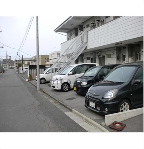 コーポつかだ 駐車場