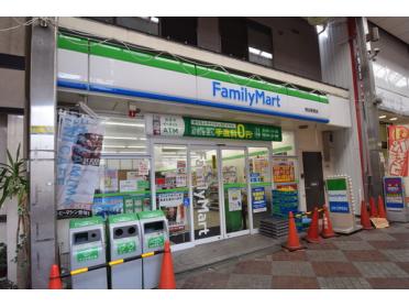 ファミリーマート桃谷駅東店：266m