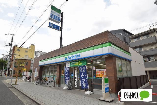 ファミリーマート桃谷駅西店：178m