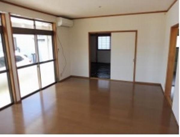 古川北町5丁目貸家（B） リビング