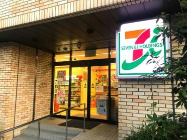 ファミリーマート西天満四丁目店：79m