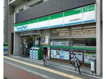 ファミリーマート淀川区役所前店：298m