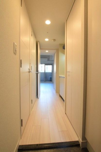 プレサンス新大阪ヴィガ 玄関