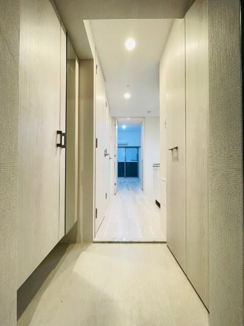 エスリード新大阪ラヴァーグ 玄関