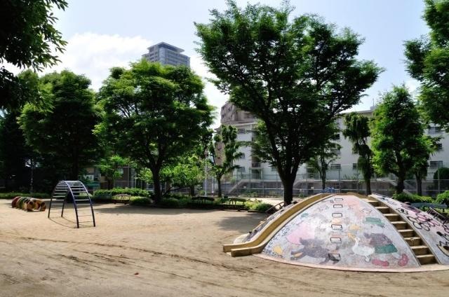 中津公園：364m