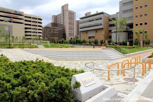 新駅4号公園：979m