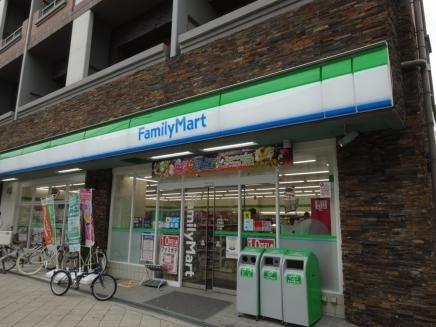 ファミリーマート豊崎二丁目店：171m