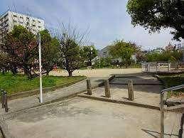 高津公園：551m