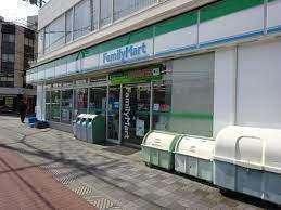 ファミリーマート東淀川駅前店：238m