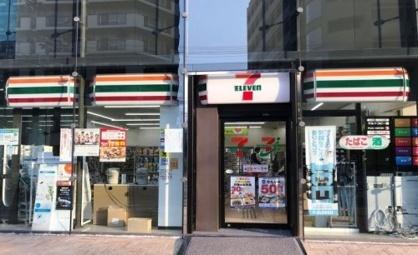 セブンイレブン新大阪ブリックビル店：227m