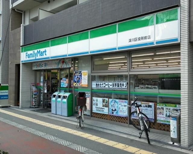 ファミリーマート淀川区役所前店：338m