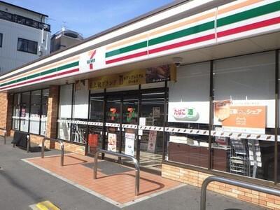 セブンイレブン大阪東淀川駅前店：202m