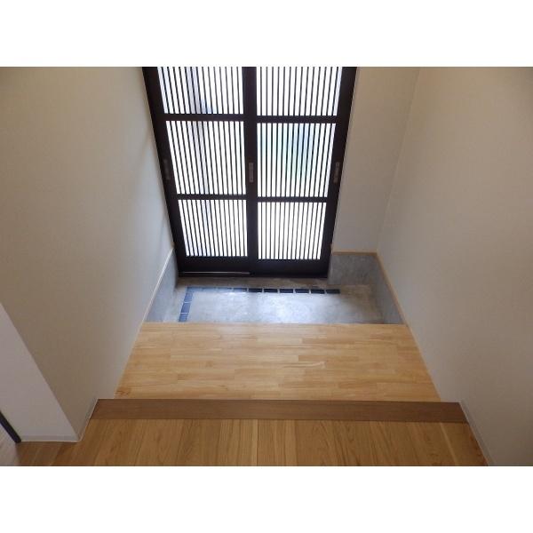 天城通3丁目テラスハウス西側 玄関
