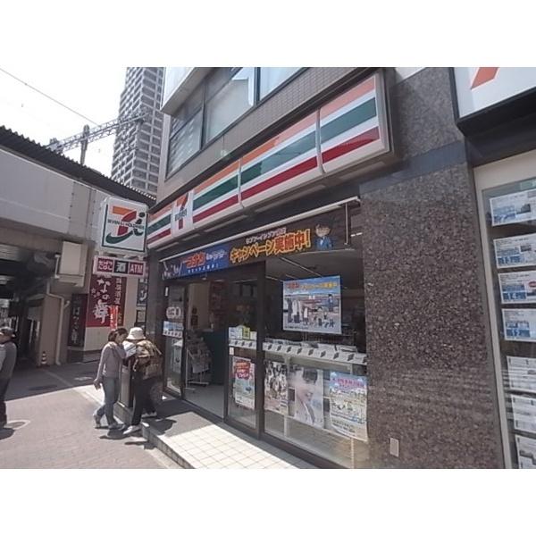 セブンイレブン神戸灘六甲道駅前店：290m