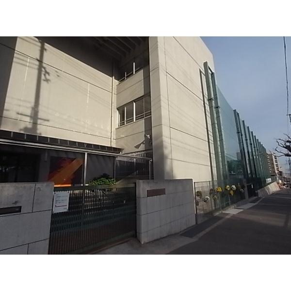 神戸市立鷹匠中学校：640m
