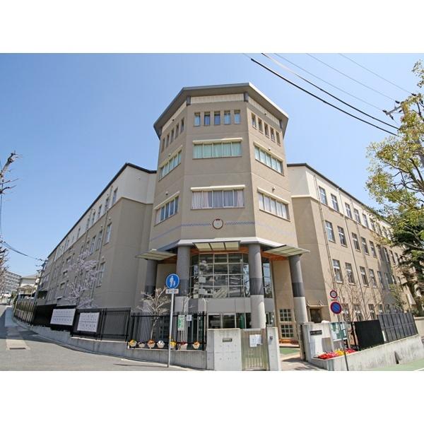 神戸市立高羽小学校：602m