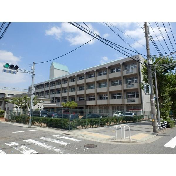 神戸市立鷹匠中学校：1092m