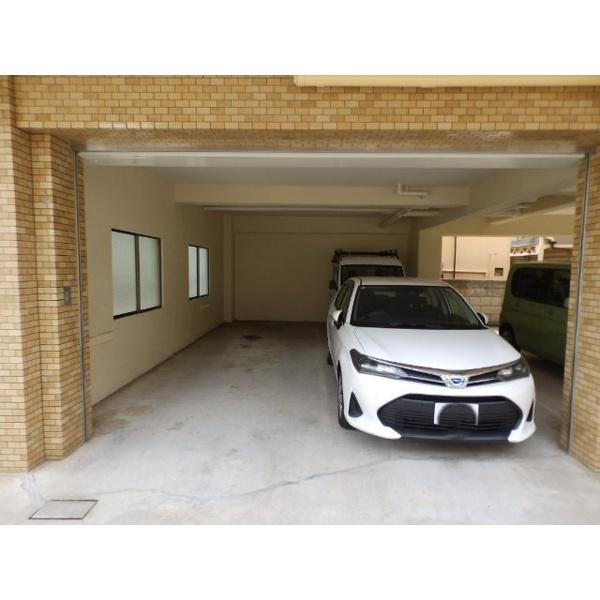 パークホーム王子 駐車場