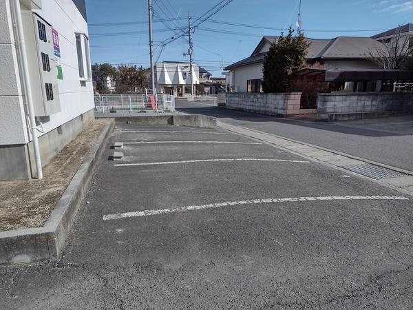 郡山市富田町アパート 駐車場