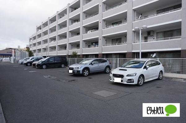 カーサ・グランデ並木（106） 駐車場