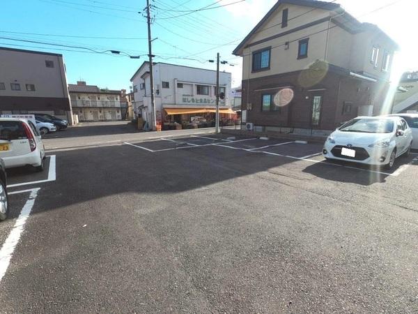 郡山市本町マンション 駐車場