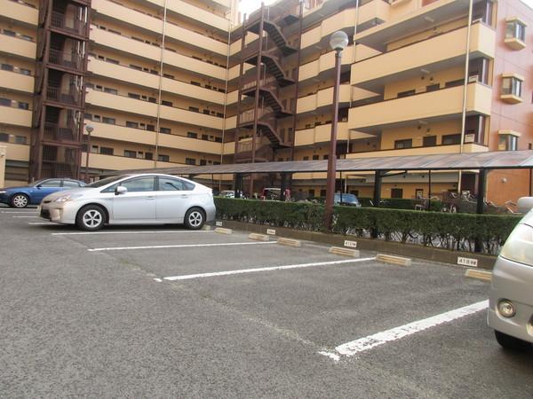 郡山市愛宕町マンション 駐車場