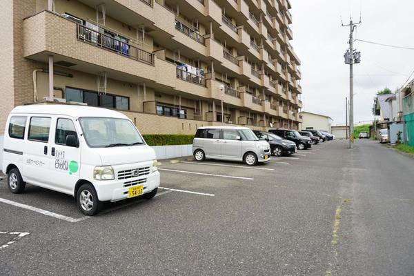 郡山市小原田マンション 駐車場