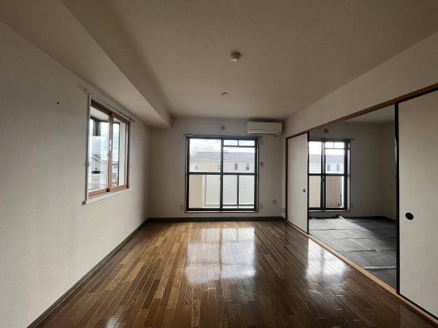 郡山市大槻町マンション リビング