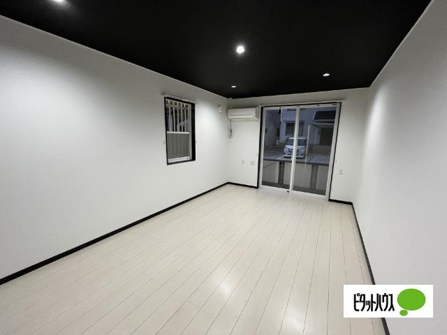 レイヒルズ若葉町（0103） リビング
