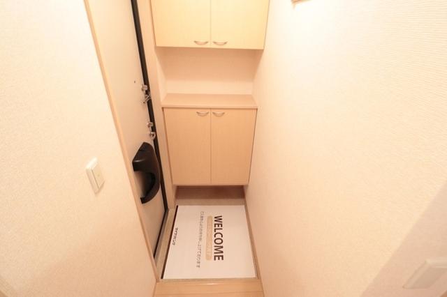 ラフィーネあさか　Ａ（102） 玄関
