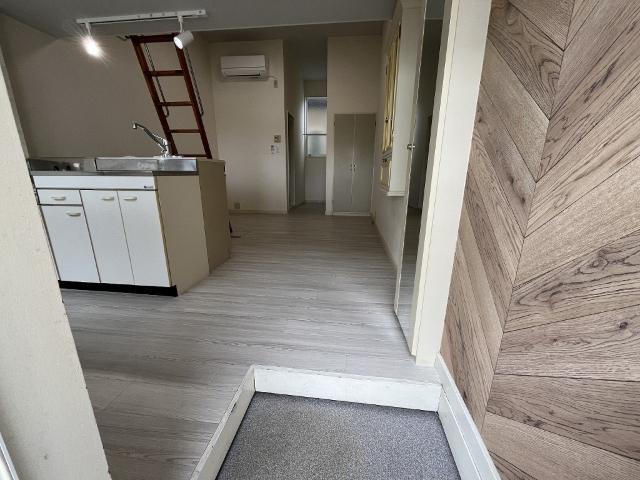 郡山市安積町日出山アパート 玄関
