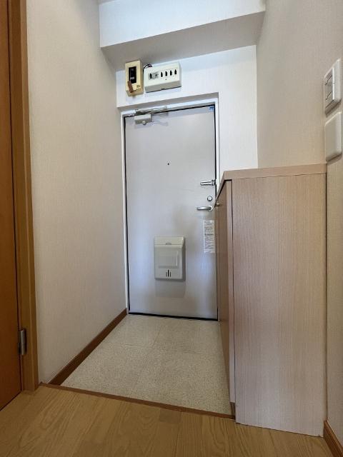 ランドパレス桑野（0101） 玄関
