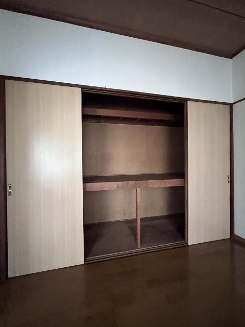石井ハイツ1（105） 収納