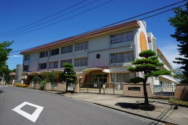 郡山市立富田東小学校：1278m