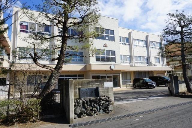 郡山市立桑野小学校：776m