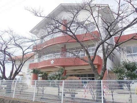 大槻小学校：450m