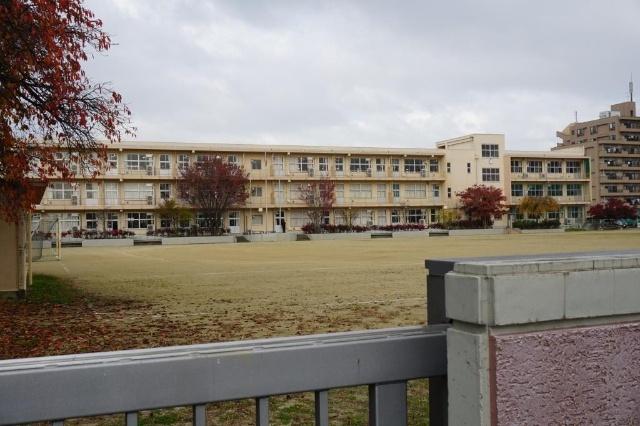 郡山市立小原田中学校：1094m