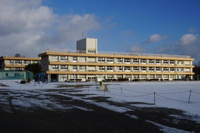 郡山市立安積第三小学校：1834m