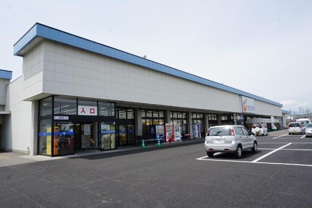 カワチ薬品富田店：1177m